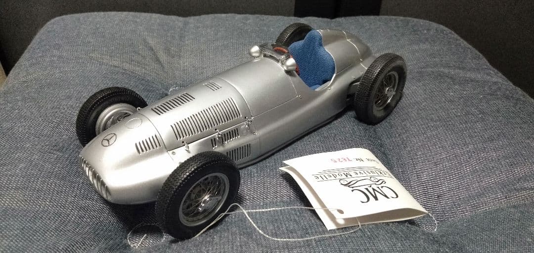 ミニカー CMC 1/18 MERCEDES W165 1939