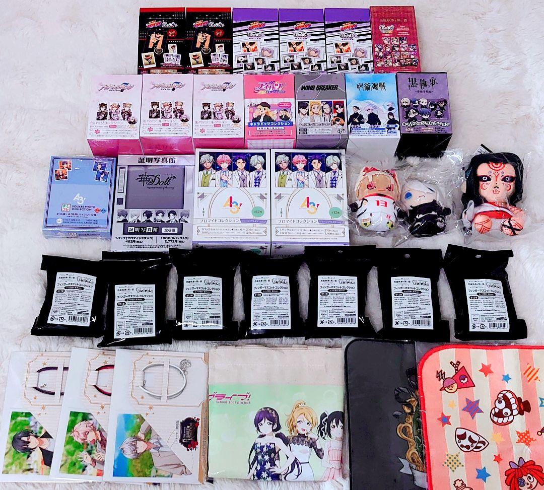 大特価 大人気 アニメ グッズ アクリルスタンド 缶バッジ紙類雑貨大量まとめ売り