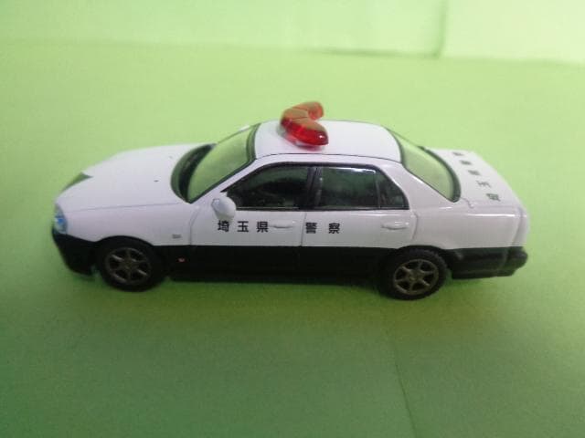 トミカリミテッドヴィンテージネオ　LV-N127a　スカイライン　パトロールカー