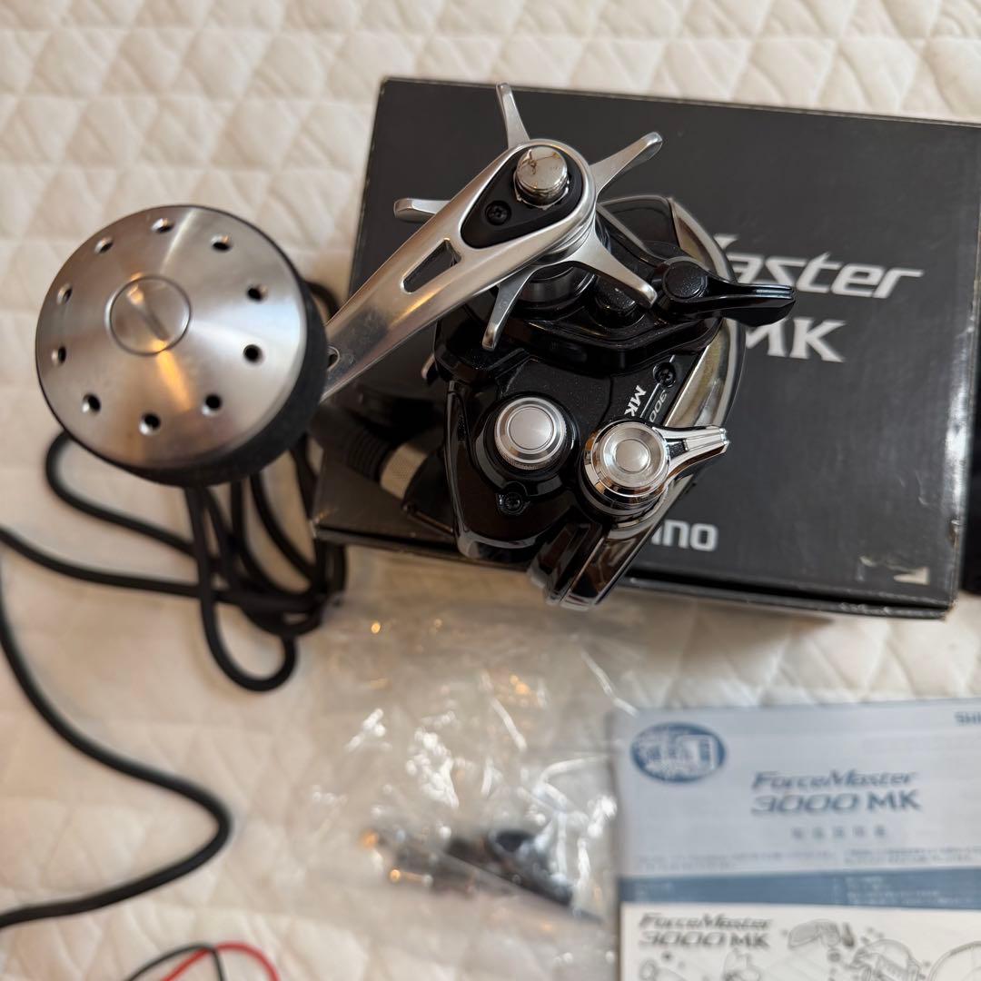 美品　電動リール フォースマスター　3000 PE4号300m付 右