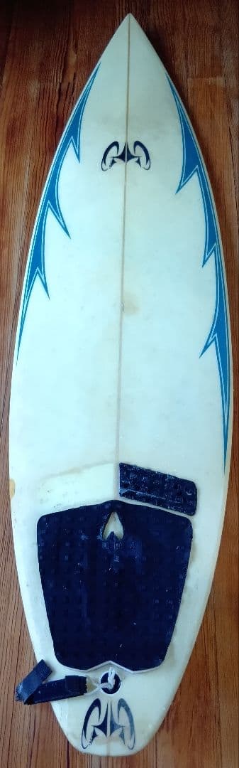 送料込みSOARサーフボード 190cmフィン付き