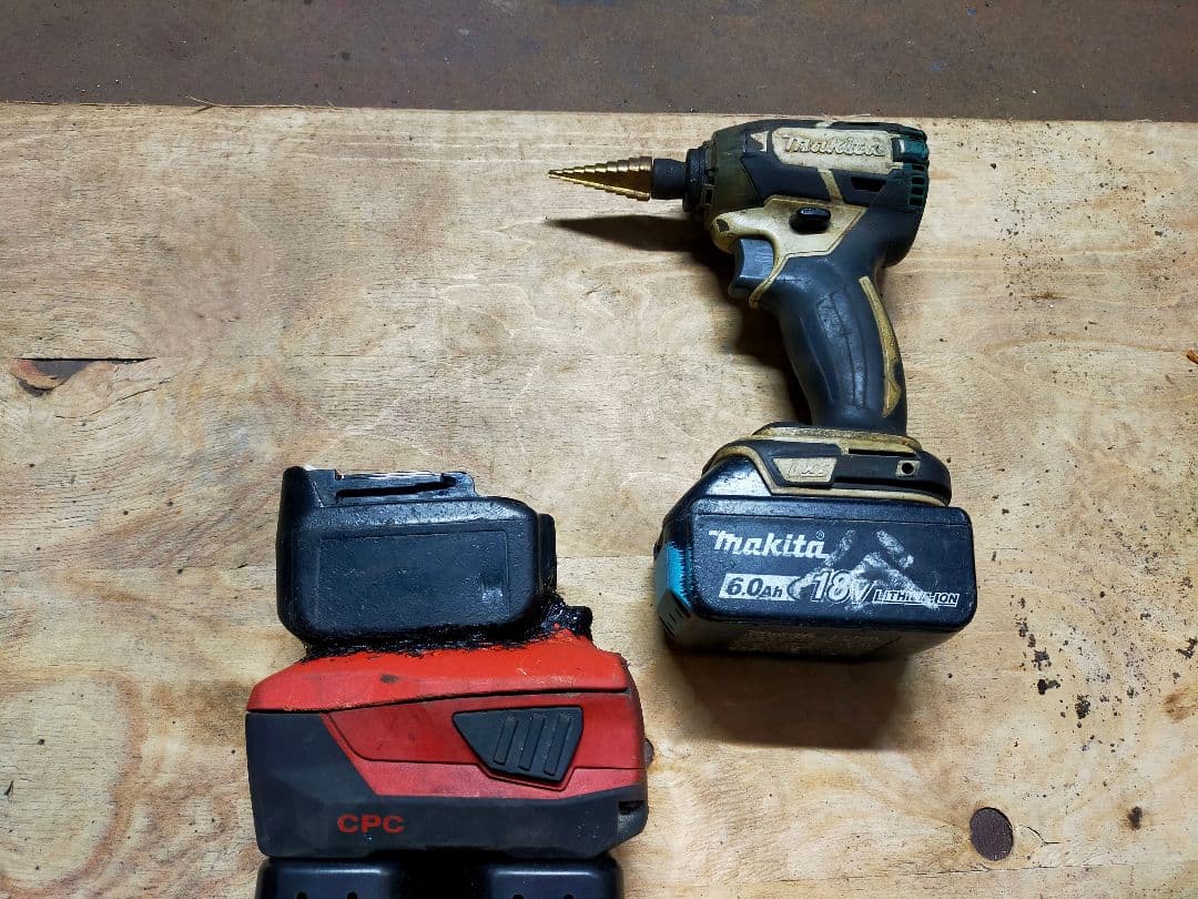 マキタ工具用HILTIバッテリーアダプター　B22 3.0