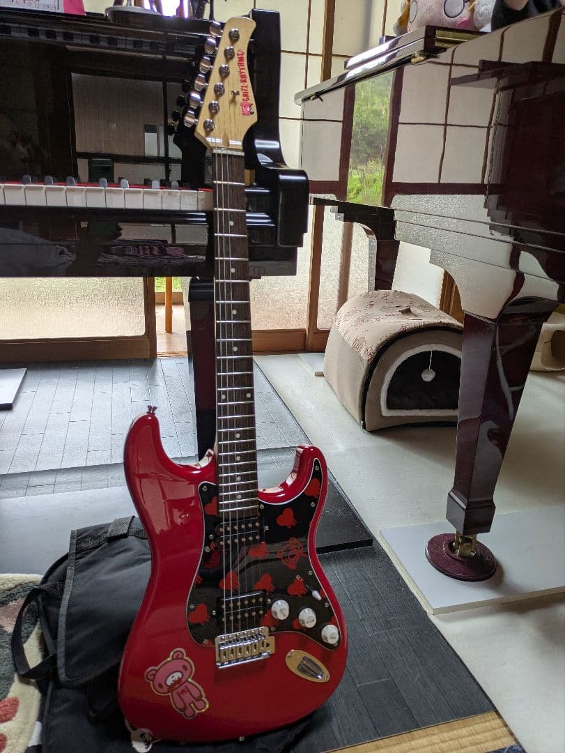 いたずらぐまのグルーミー　レッド エレキギター 　美品