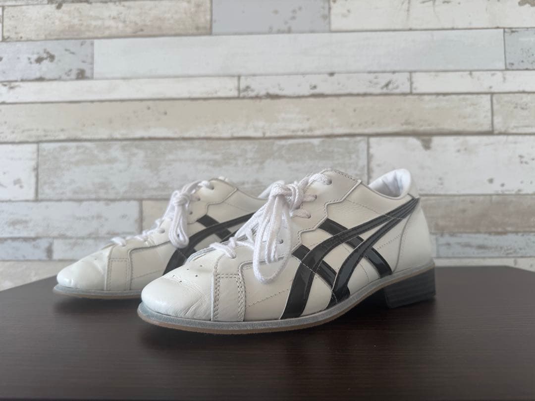 【超美品】レア白　ASICS アシックス　リフティングシューズ 24.5CM