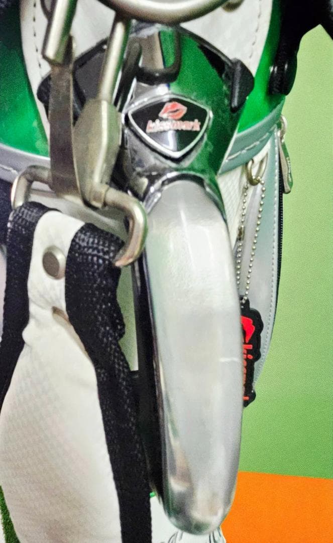 送料無料/美品　kissmark エナメル大型キャディバッグ ホワイト・グリーン