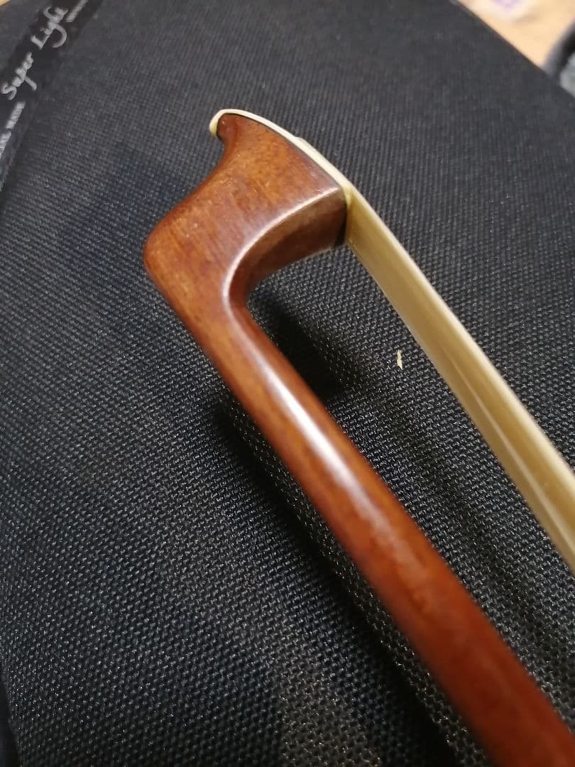 ヴァイオリン　弓　(a german violin bow)