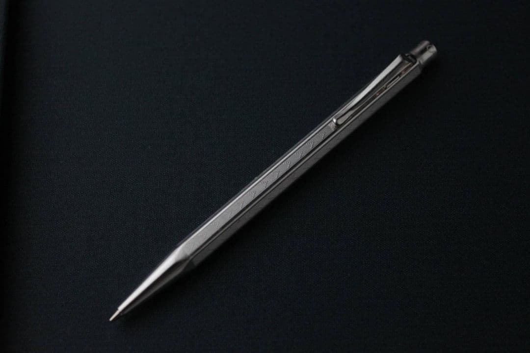 カランダッシュエクリドールシェブロン新型MP