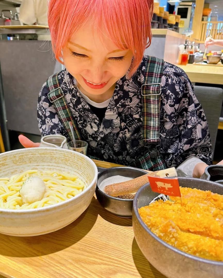 新品タグつき上下2点セットアップ　花柄スカート　花柄開襟シャツ　LiSA ROY