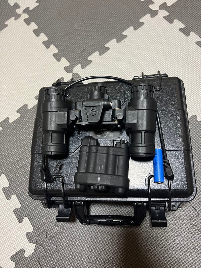 PVS-31 デジタルナイトビジョン 実動 IR 四角画面タイプ