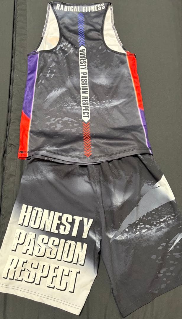 【美品】ラディカルフィットネス　タンクトップ＆ショートパンツ
