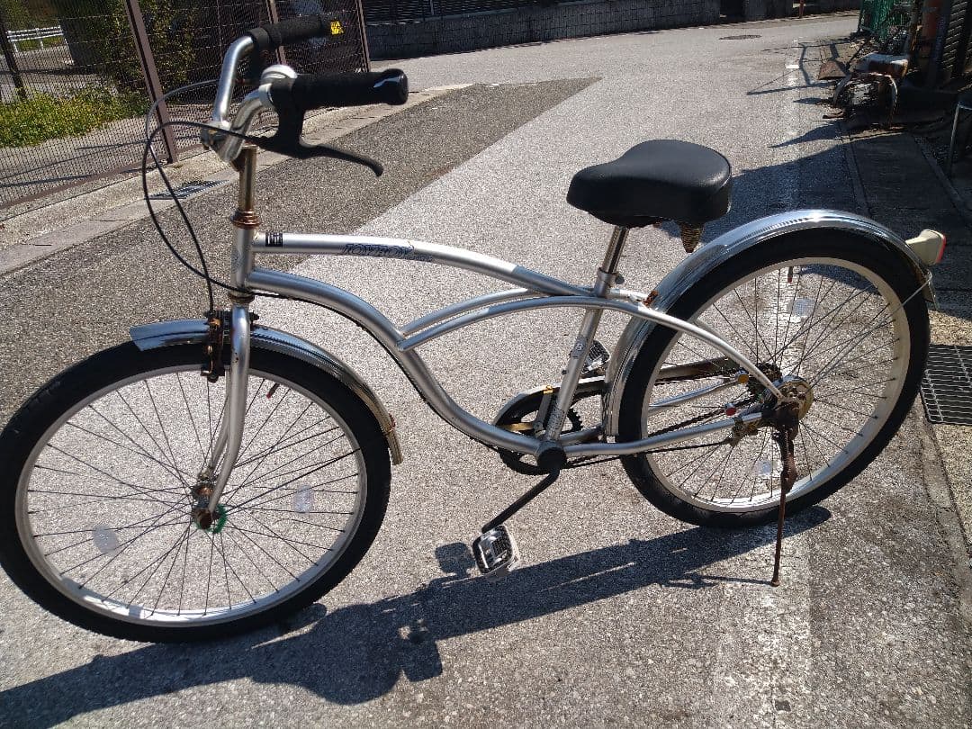 ビーチクルーザーみたいな？自転車。彦根市〜。