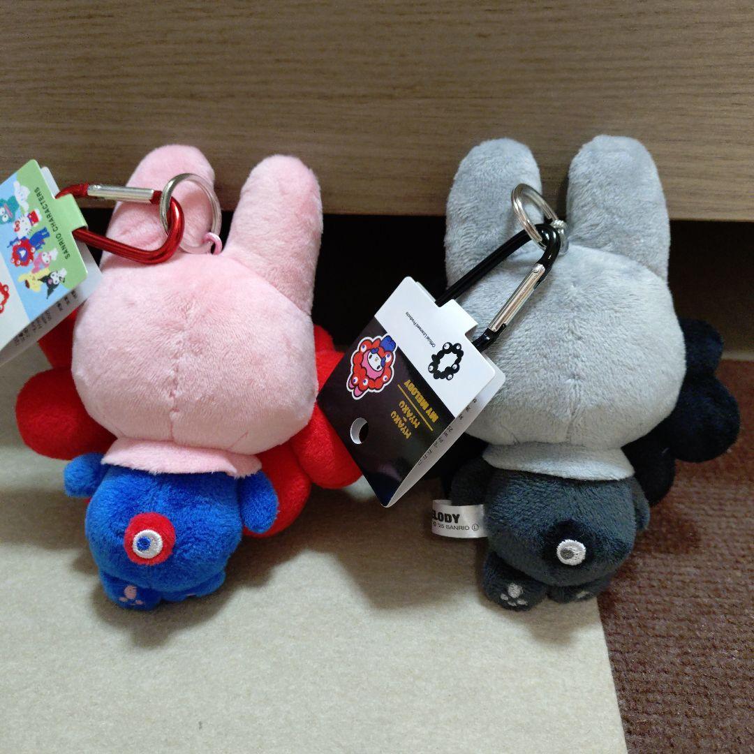 【新品お顔厳選】サンリオミャクミャクマイメロ　ノーマル、ブラックカラビナ