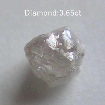 0.65ct　ホワイトシルバー　ダイヤモンド　原石　金剛光沢　鉱物標本