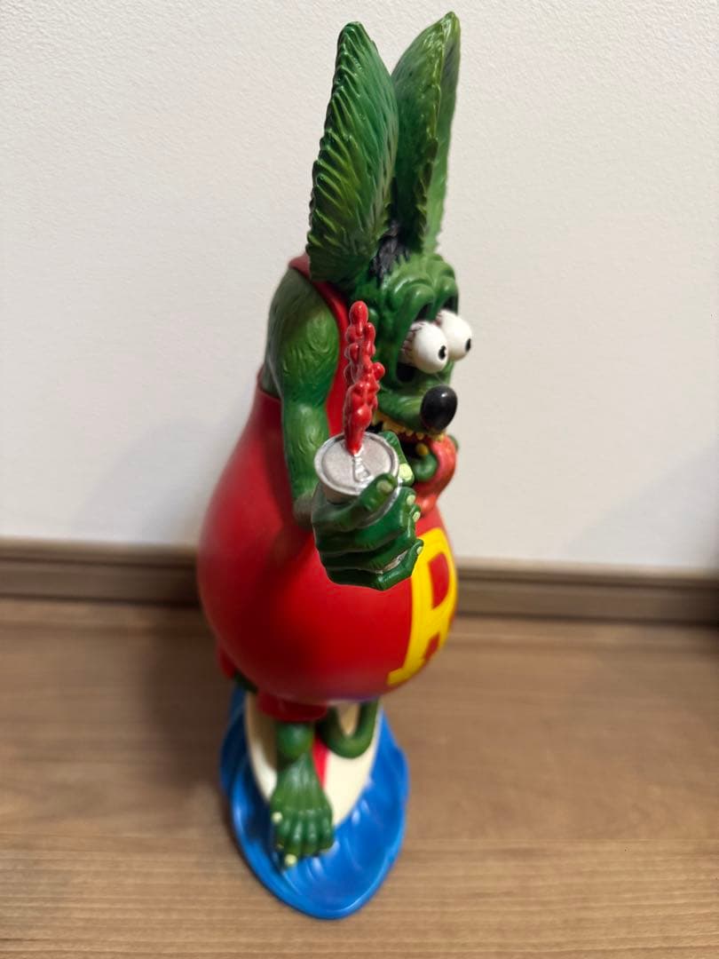 希少ラットフィンクサーフィンフィギュア