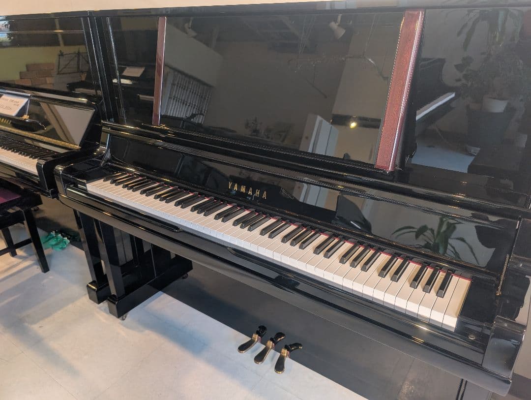 ​ヤマハ UX300 アップライトピアノ