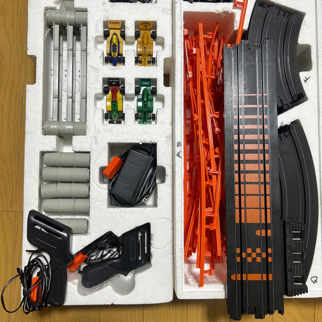 AFX HOスケールレーシング 4車輪鈴鹿サーキットセット F-1 XS-106