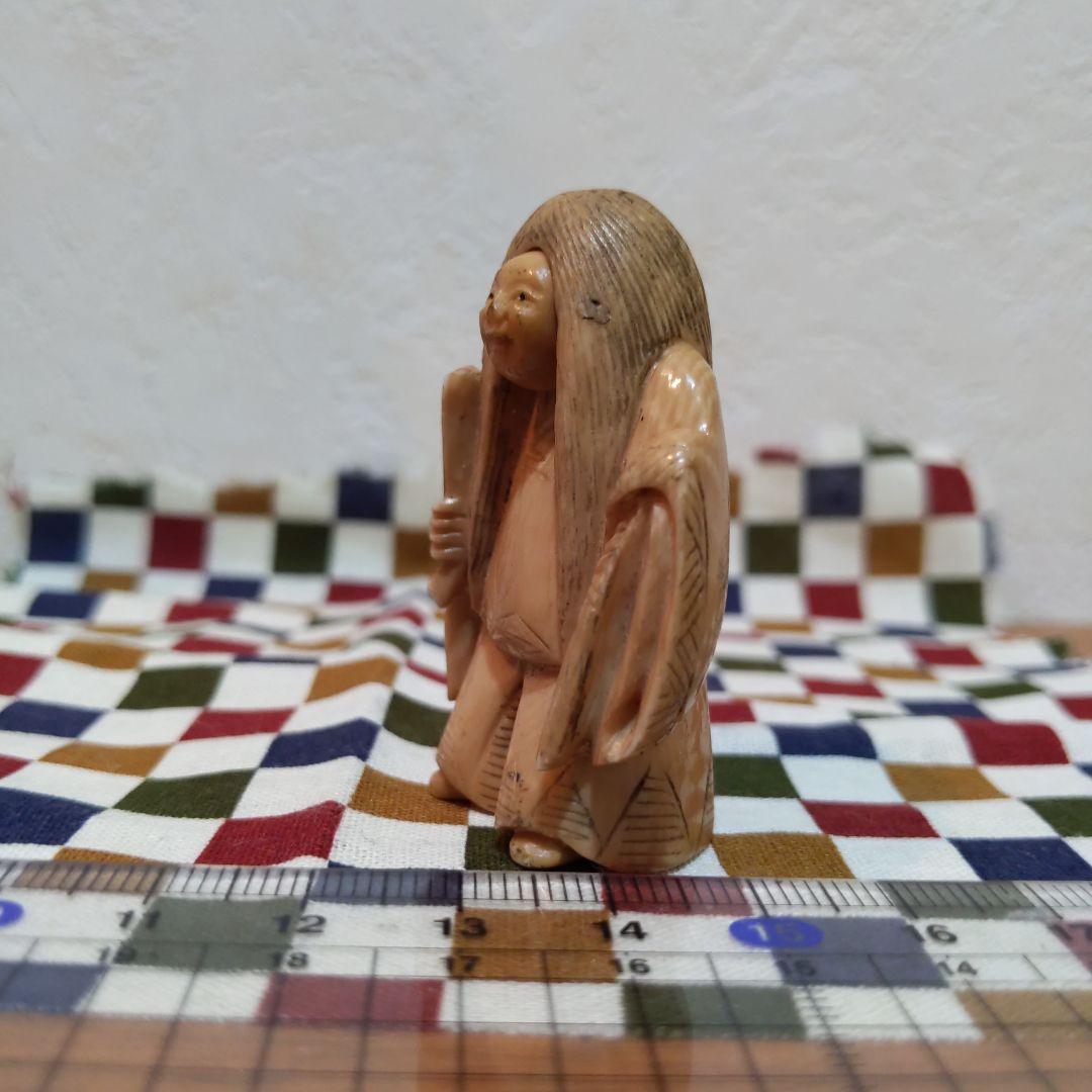 時代提げ物 面変絡繰根付 在銘 天然素材 高5.2cm幅3.9cm重30ｇ緻密彫