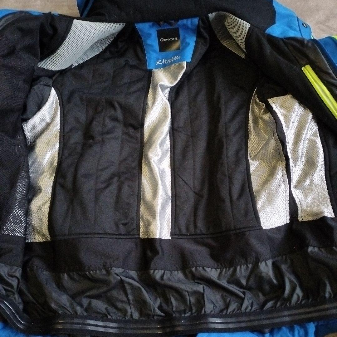 ONYONEスキーウェア ジャケットとパンツセット