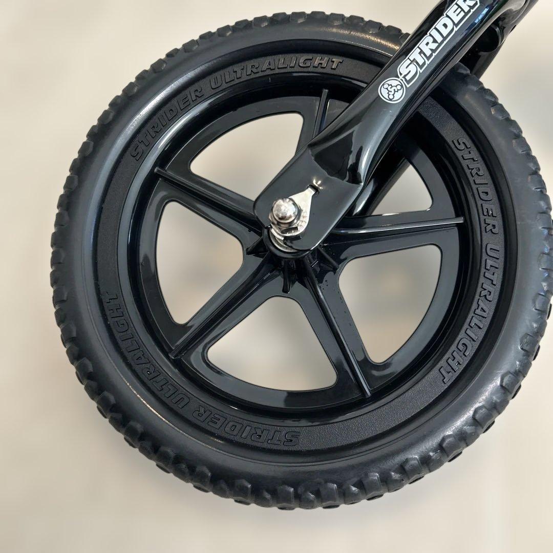 美品　STRIDER バランスバイク 緑色　ストライダー