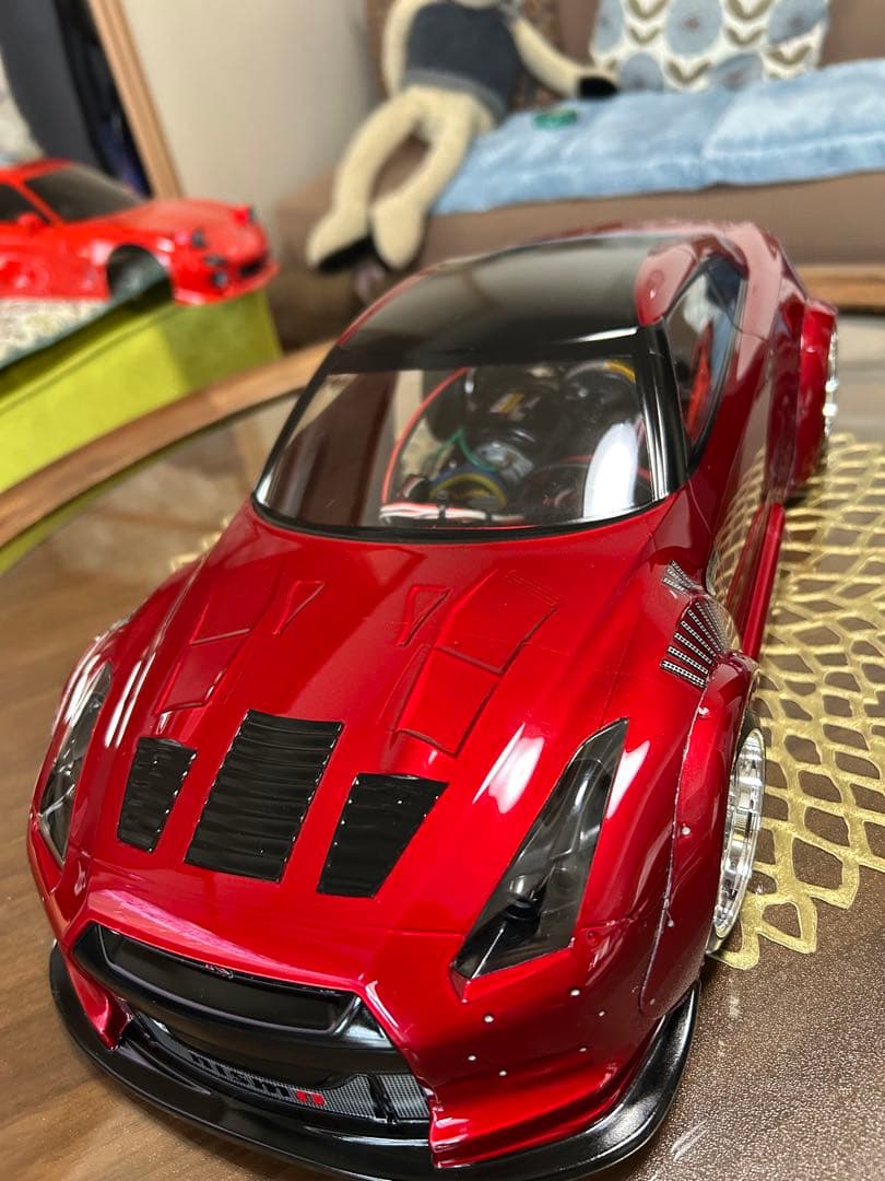 スカイラインGT-Rラジコンボディ1/10 タミヤ　塗装済み、未使用品。