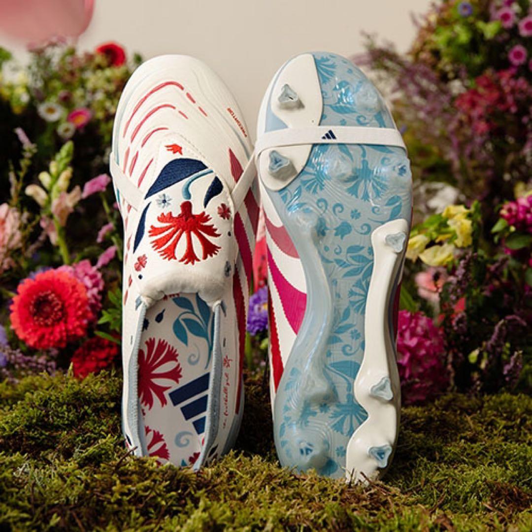 【限定】アディダス　プレデター ELITE The Football Gal