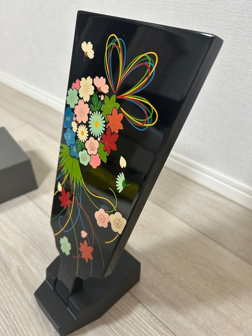 【宮内庁御用達　漆器 山田平安堂】 羽子板（専用台座付き）　花久寿玉