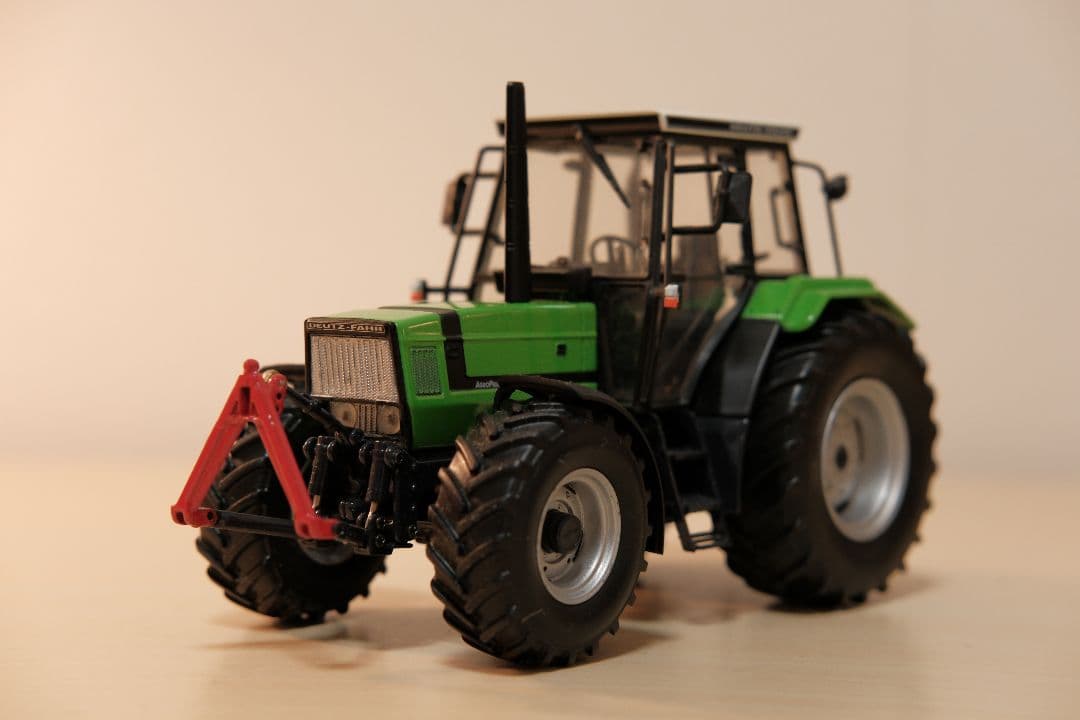Deutz-Farh トラクターミニチュア1/32 限定1000台