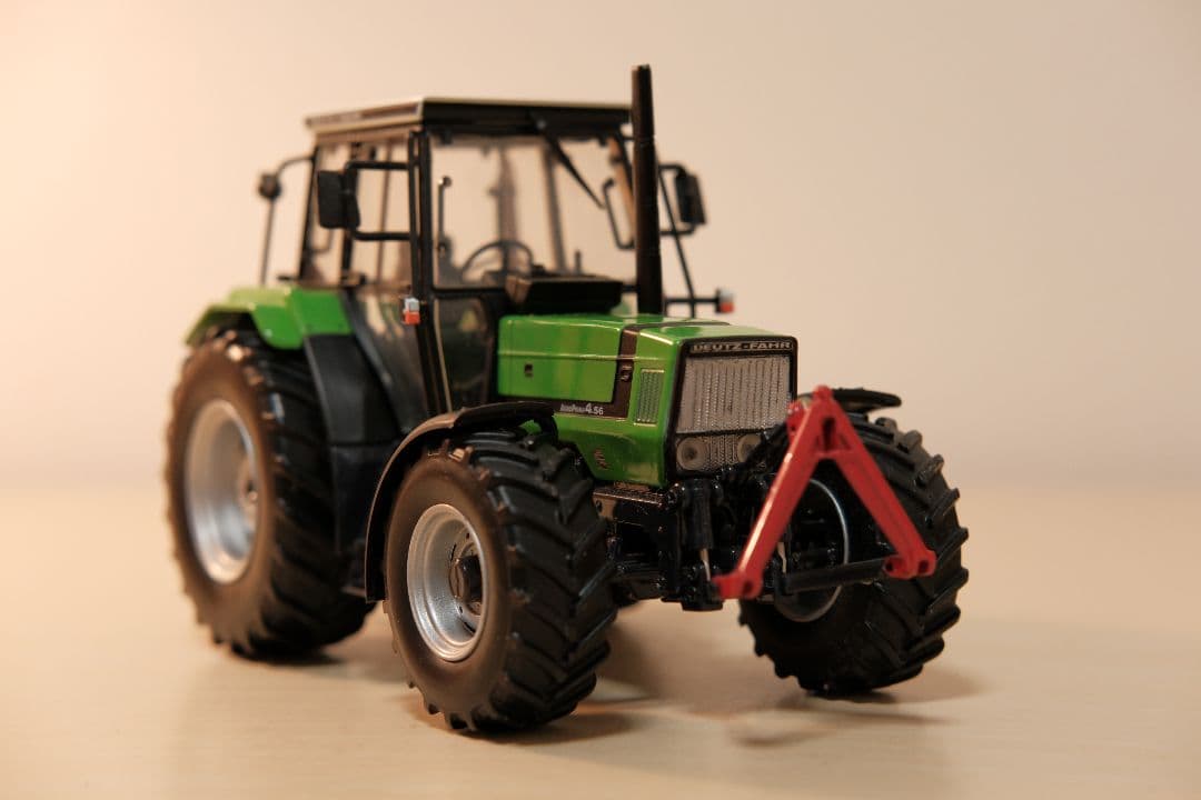 Deutz-Farh トラクターミニチュア1/32 限定1000台