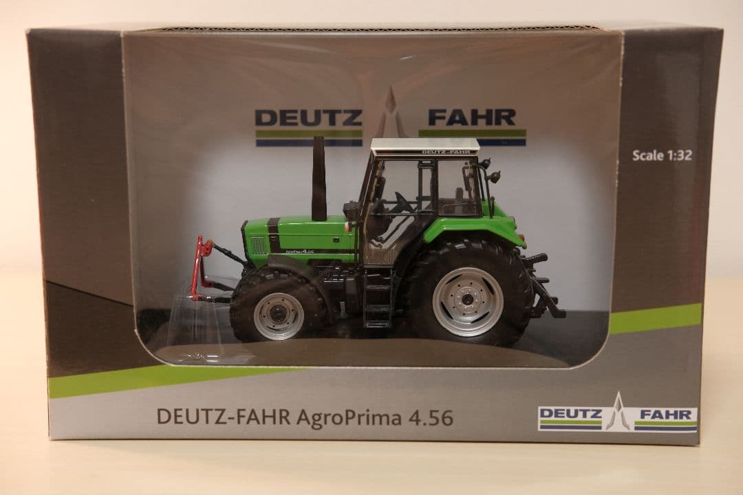 Deutz-Farh トラクターミニチュア1/32 限定1000台
