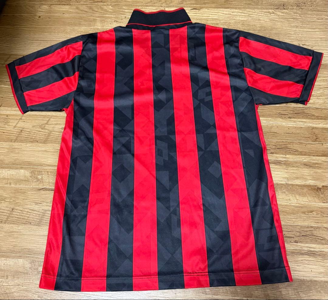 【希少】ACミラン　ユニフォーム　サッカー　lotto　半袖　Mサイズ