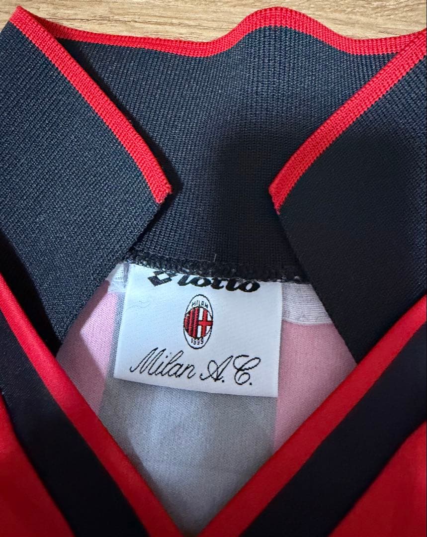 【希少】ACミラン　ユニフォーム　サッカー　lotto　半袖　Mサイズ