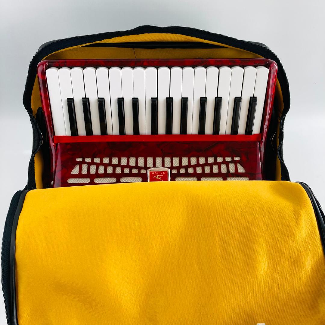 美品 BAILE アコーディオン M2019 30鍵 24ベース 赤 ケース付
