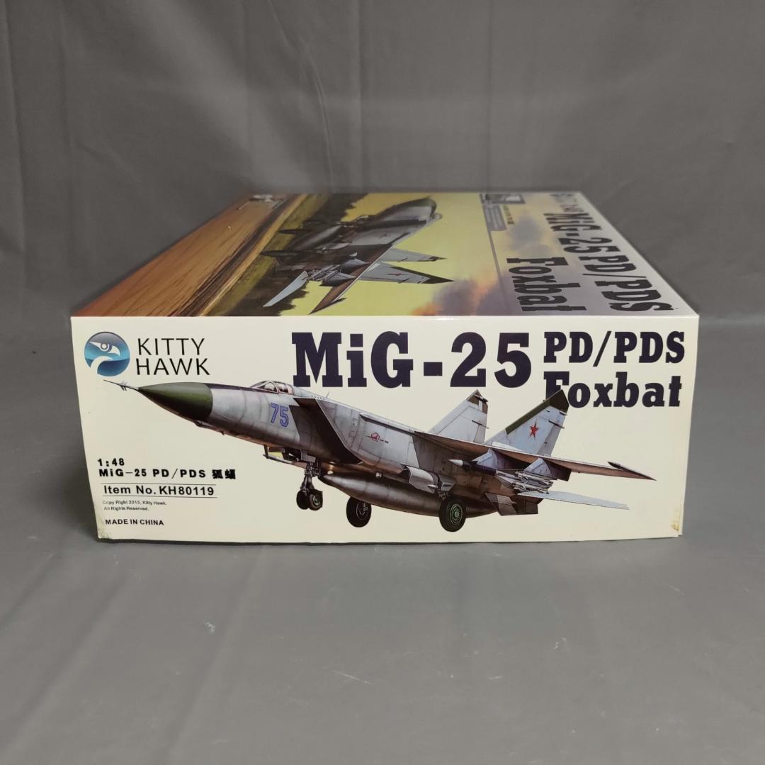 1/48 MiG-25 フォックスバット PD/PDS [KH80119]