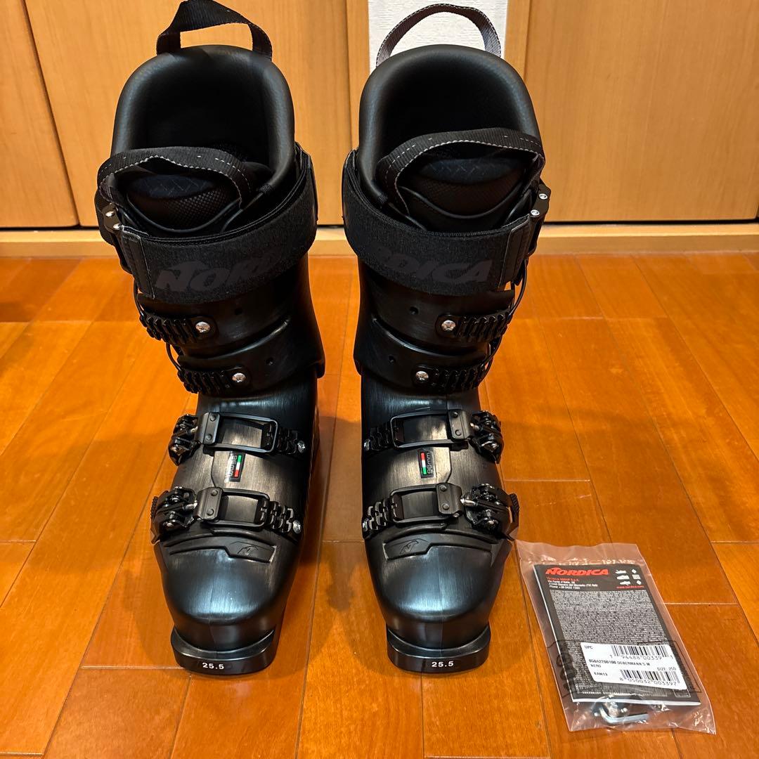 24/25 新品　ノルディカ　ドーベルマン5 　 M/ 25/25.5cm