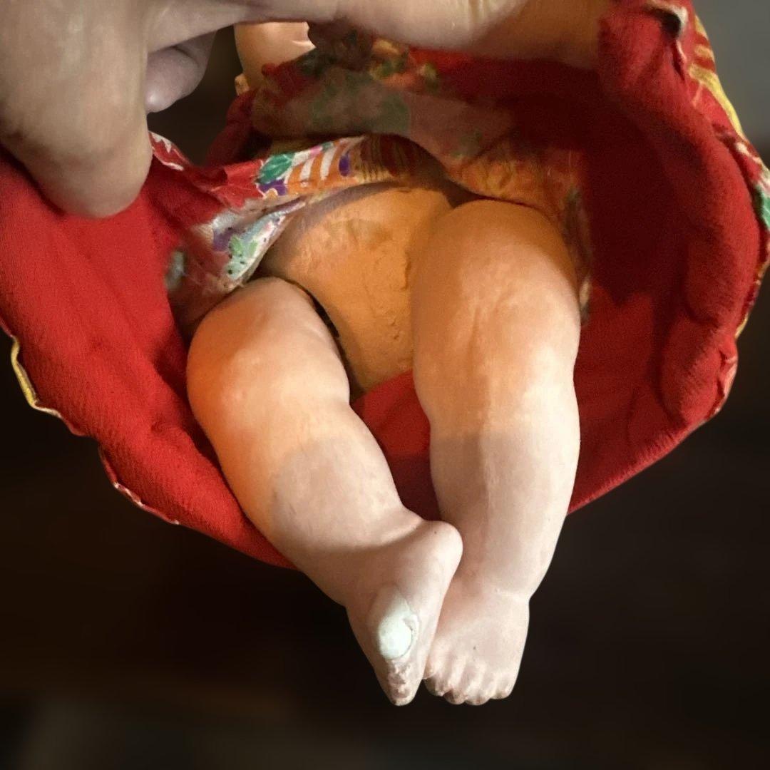 瞬間的お値下げ‼️ヴィンテージ　市松人形 赤と緑の花柄着物　幼子　かわいいあんよ