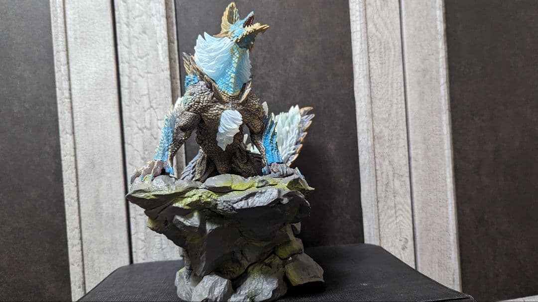 モンスターハンター　ジンオウガ フィギュア 28cm