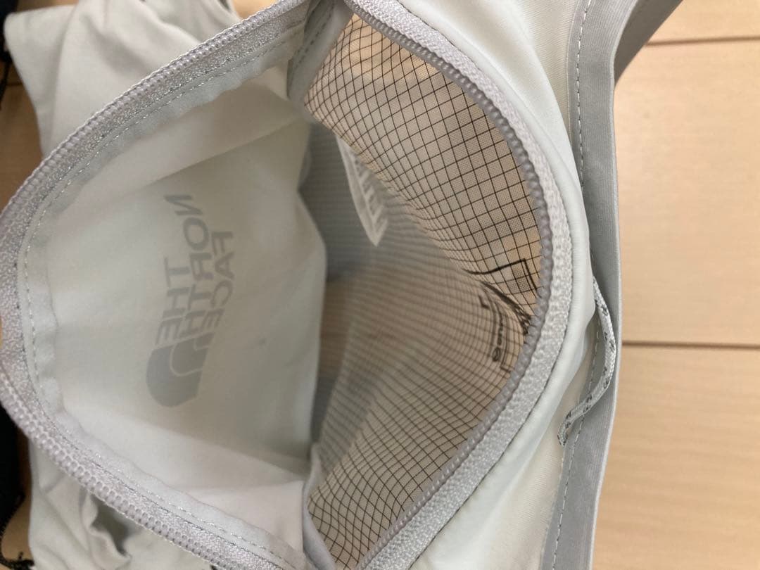 期間限定値下げ　ノースフェイス　HST ヒューム6 Lサイズ