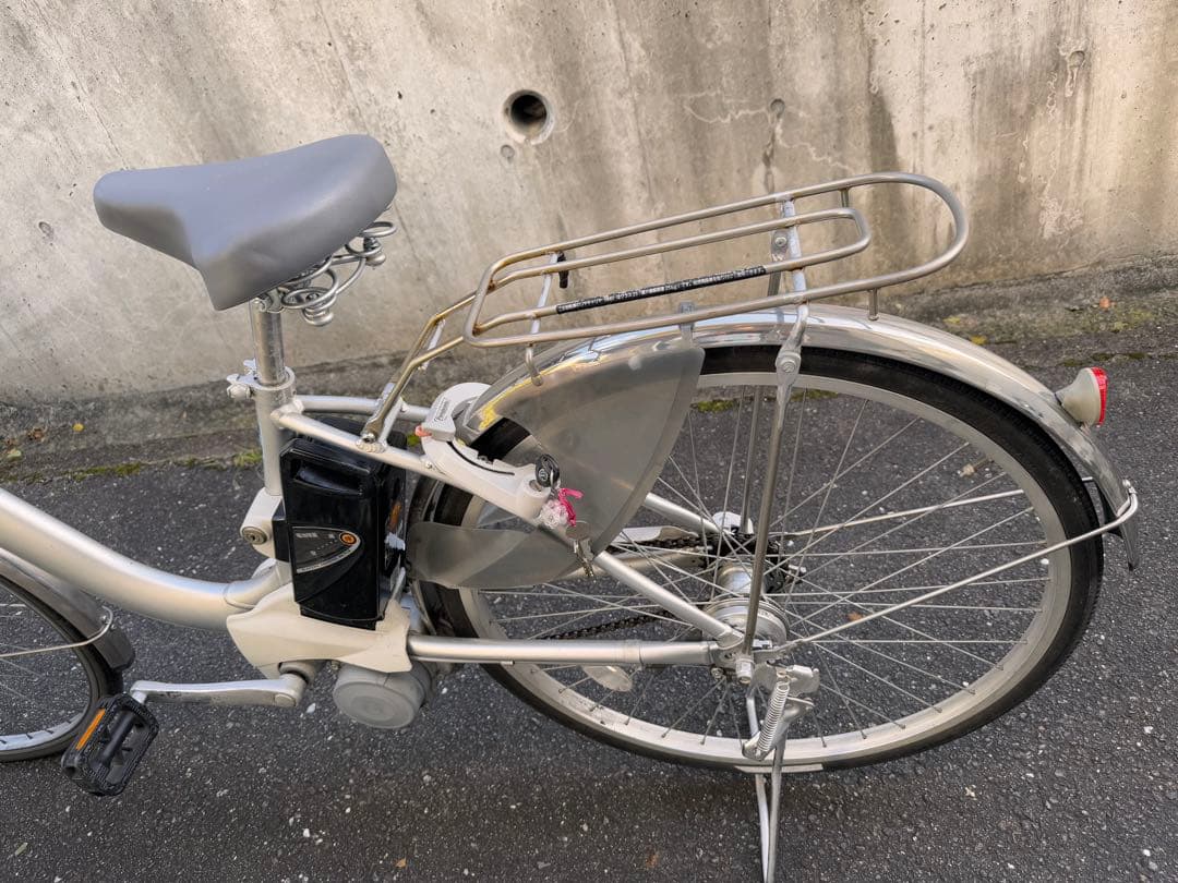 電動アシスト自転車 シルバー 前カゴ付き