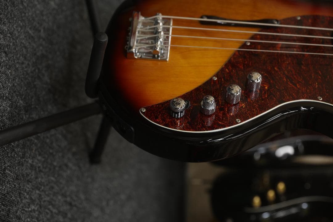 【9034】 Line6 Variax Bass 700 バリアックス ベース