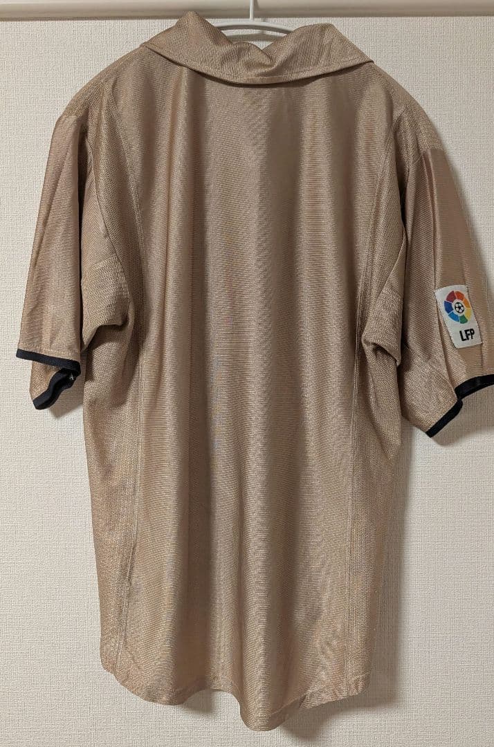 01-02 バルセロナ アウェイユニフォーム