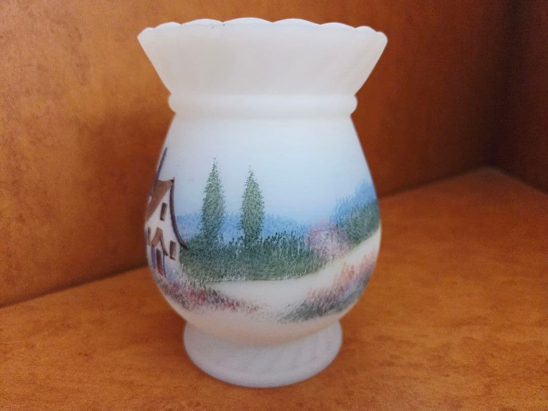 フェントンミルクガラス花瓶 ホワトトサテン HP カントリー コテージハウス