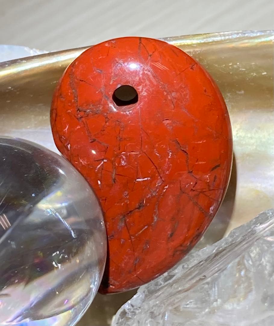 佐渡赤玉石の勾玉①