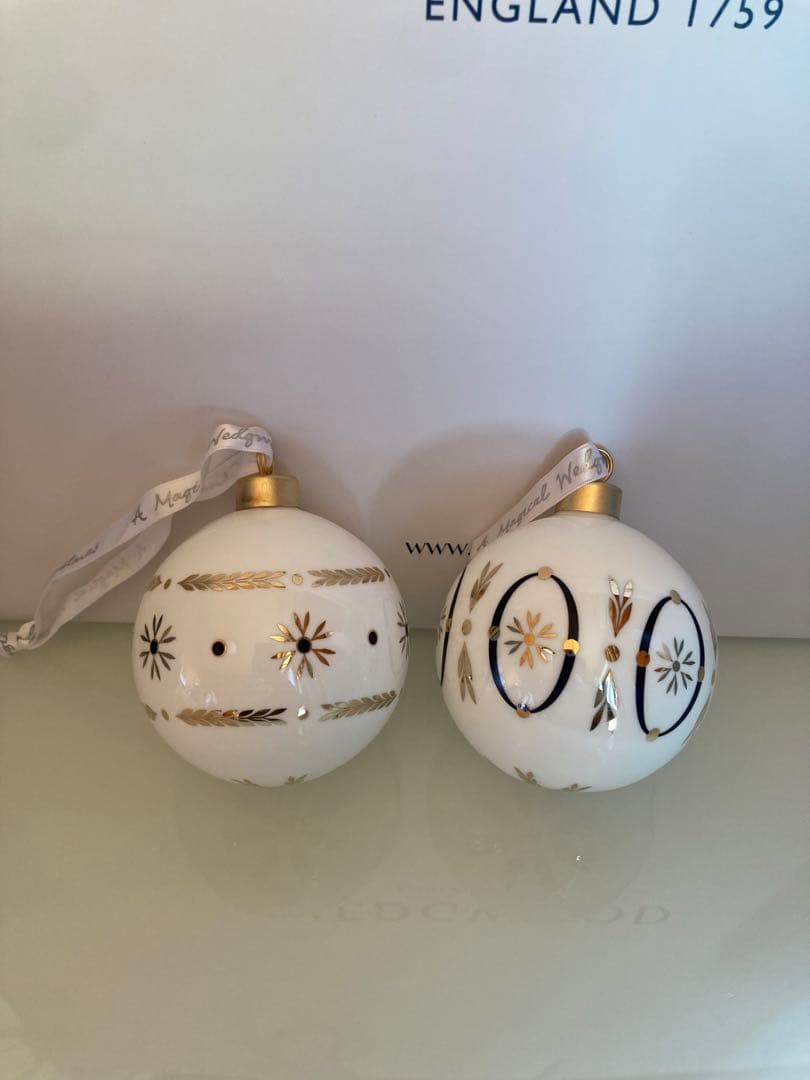 ウェッジウッド　ホリデースノーグローブ　スノードーム　オーナメント2個