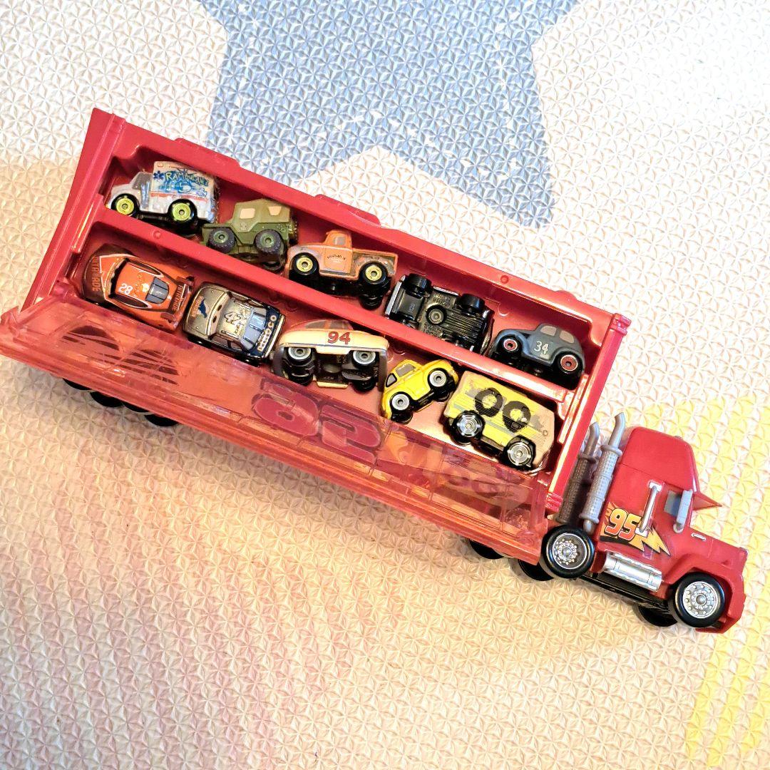 ミニミニカーズ　ライトニング・マックィーン トレーラーセット　ミニカー10台