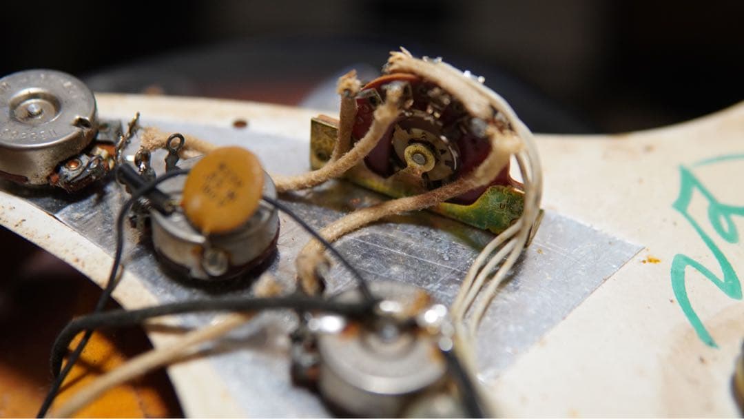 値下げします！1975年　オールドストラトキャスター サンバースト