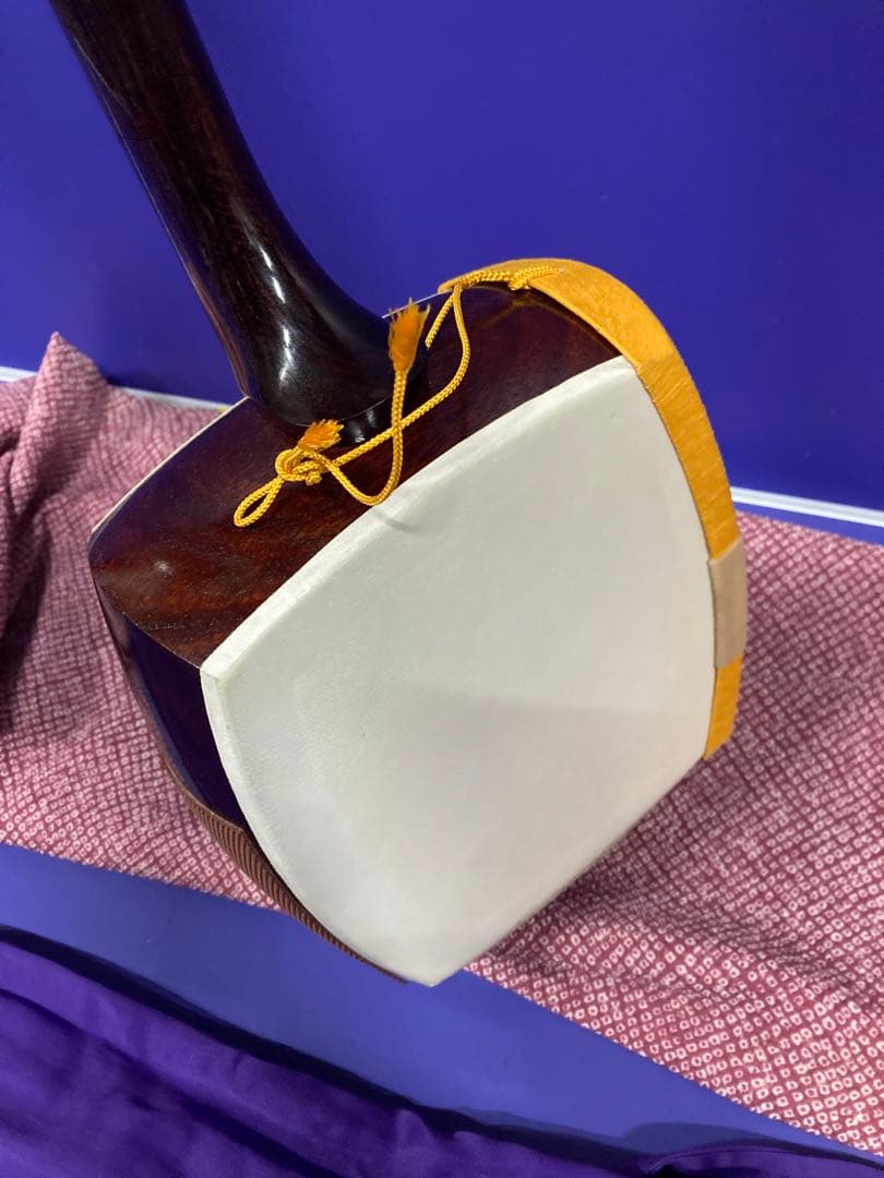 高級 三味線 民謡 K9？ 金無垢 子持綾杉 金細 紅木 和楽器 弦楽器 綾杉胴