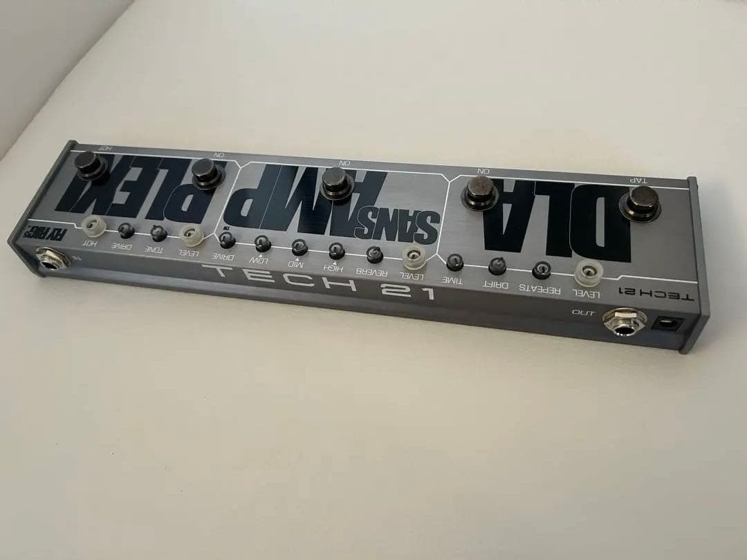 TECH21 FRY RIG 5 美品です