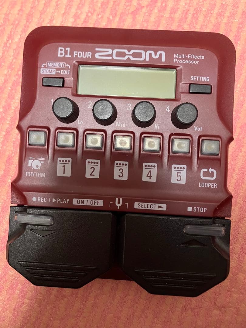 ZOOM B1 FOUR マルチエフェクトプロセッサー
