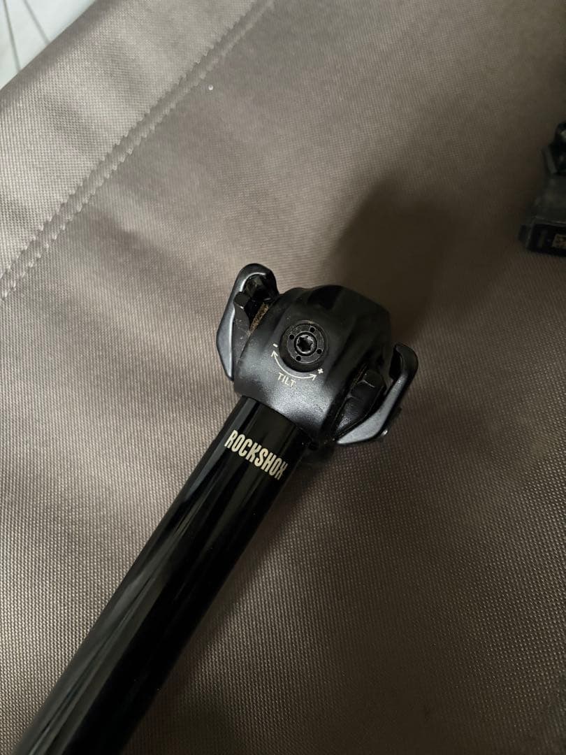 Rockshox REVERB AXS 150mm トラベル　30.9mm