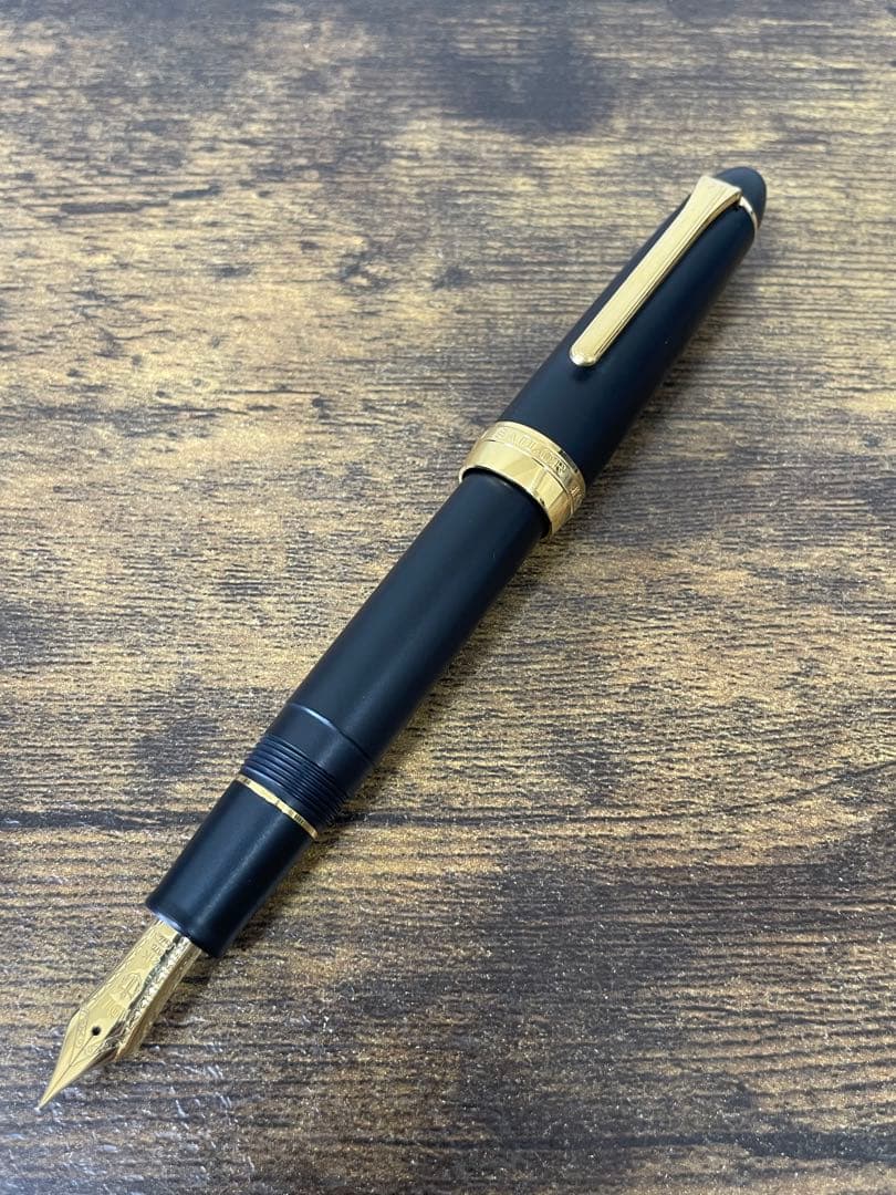 未使用に近い　梨地　21k 字幅M セーラー　万年筆